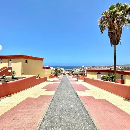 One Bedroom,Pool With Free Internet In Common Areas, Tenerife South *