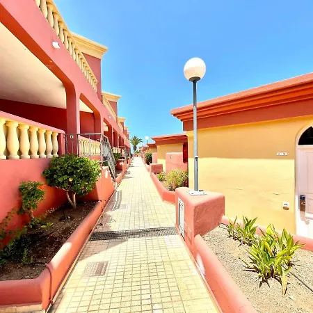One Bedroom,Pool With Free Internet In Common Areas, Tenerife South Apartman *