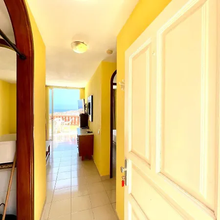One Bedroom,Pool With Free Internet In Common Areas, Tenerife South
