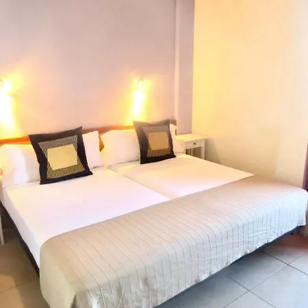 Апартаменты One Bedroom,Pool With Free Internet In Common Areas, Tenerife South *